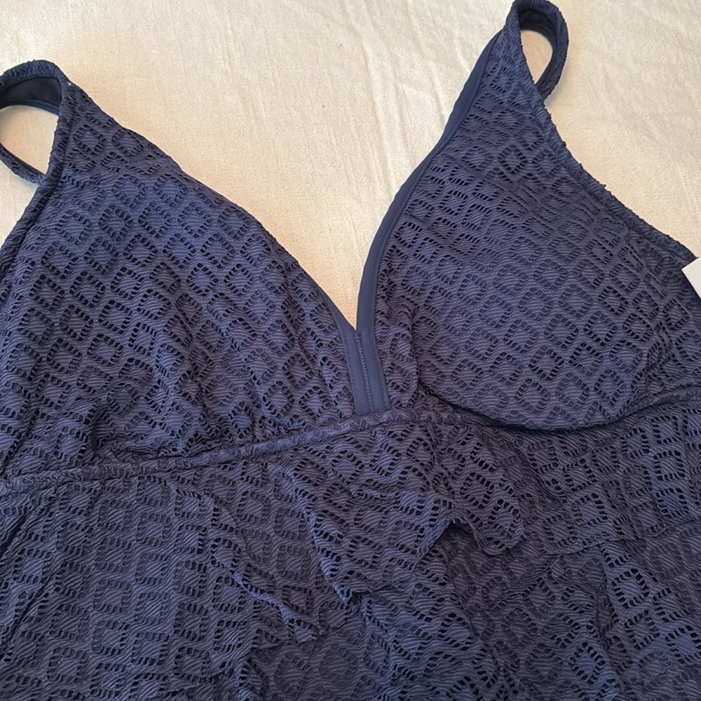 NWT Croft & Barrow Tummy control swimsuit size 16 - Picture 2 of 5